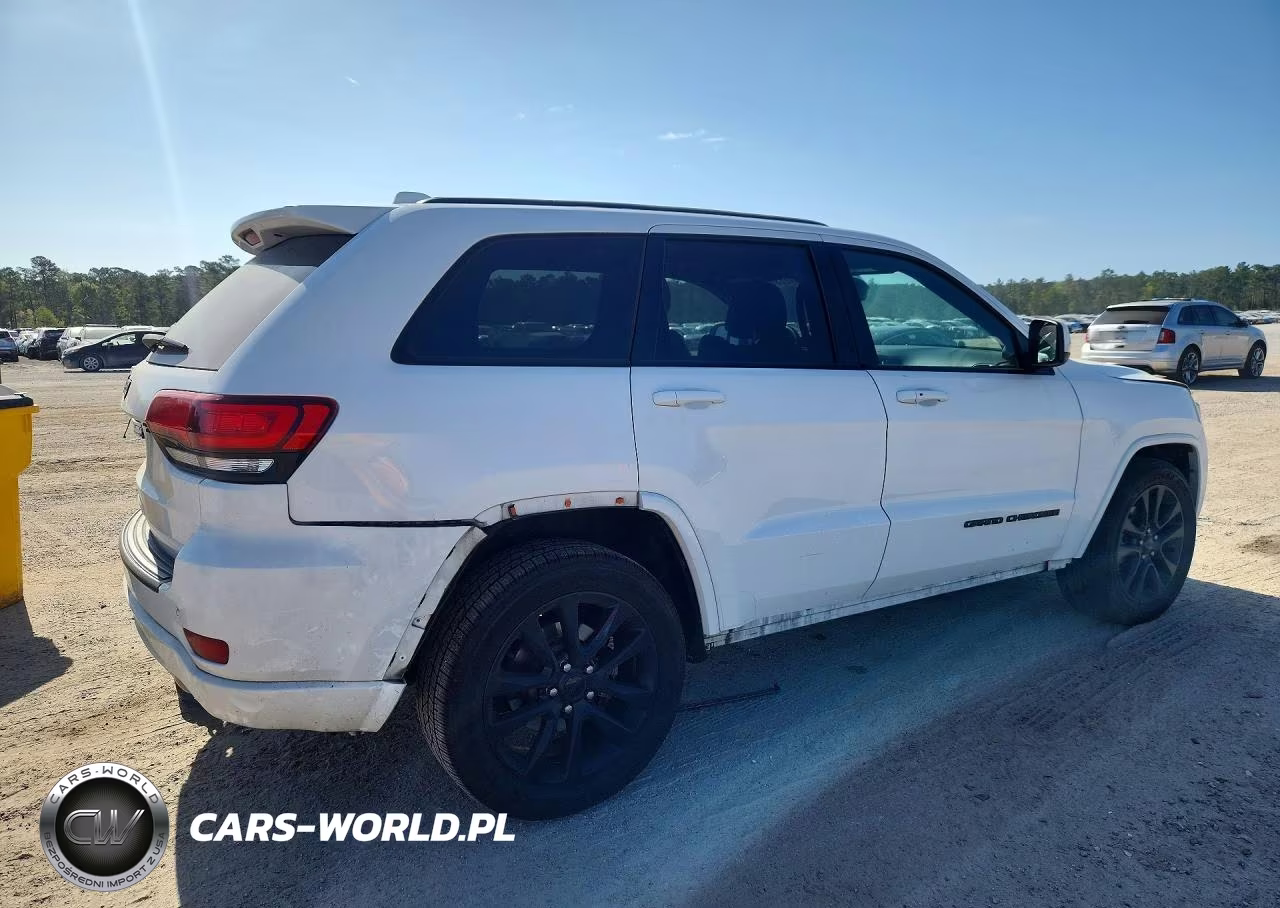 2019 Jeep Grand Cherokee Laredo VIN:1C4RJFAG9KC611133 - 3