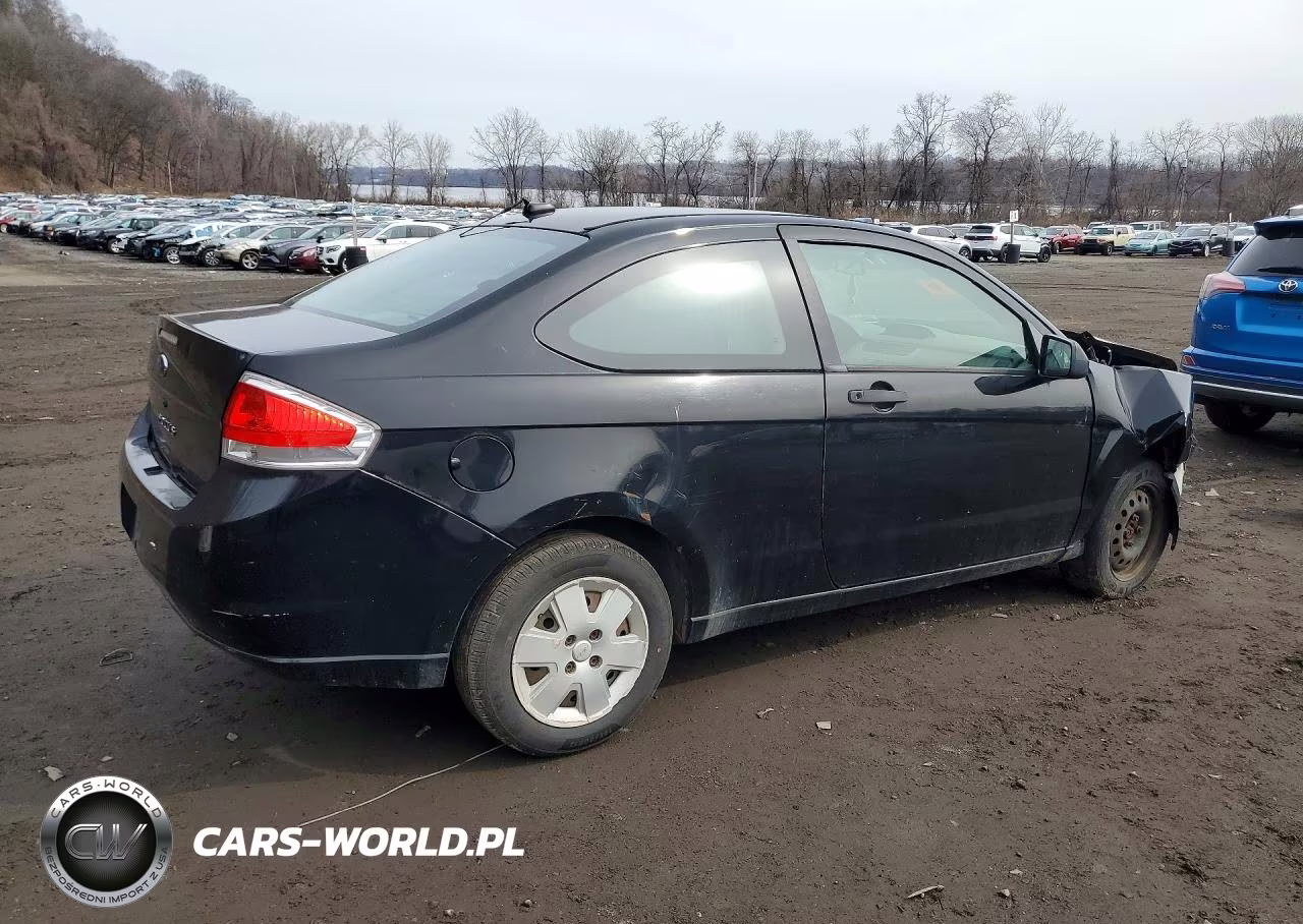 2008 Ford Focus S VIN:1FAHP32N68W299842 - 3