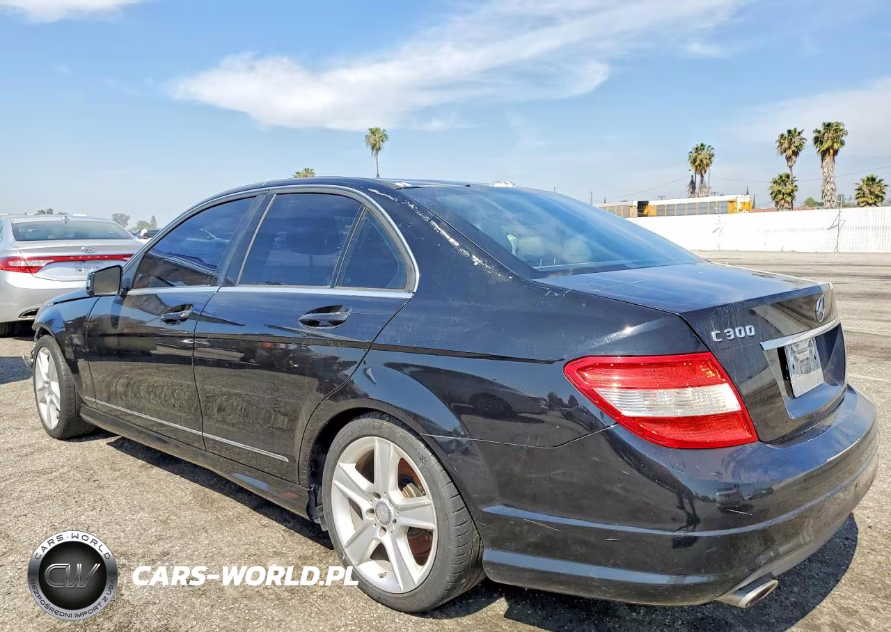 2011 Mercedes-Benz C 300 VIN:WDDGF5EB1BA424133 - 2