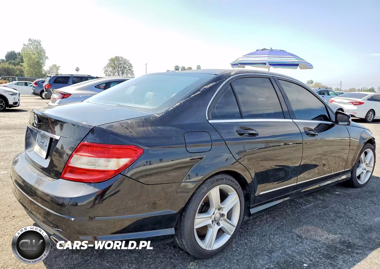 2011 Mercedes-Benz C 300 VIN:WDDGF5EB1BA424133 - 3
