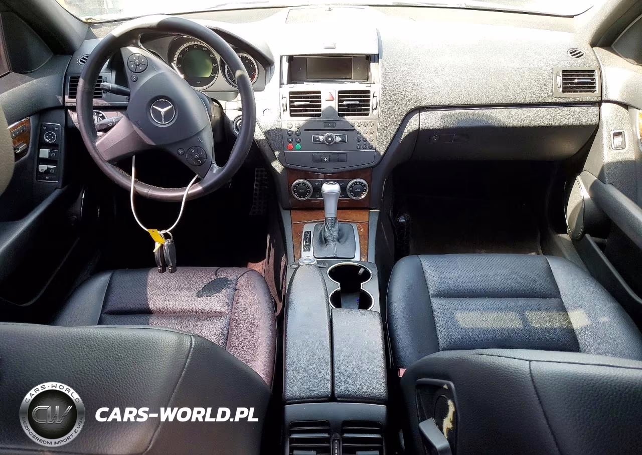2011 Mercedes-Benz C 300 VIN:WDDGF5EB1BA424133 - 8