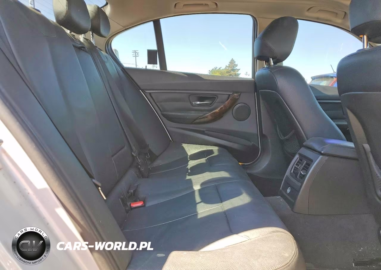 2013 BMW 3 Series VIN:WBA3A5C5XDF359578 - 10