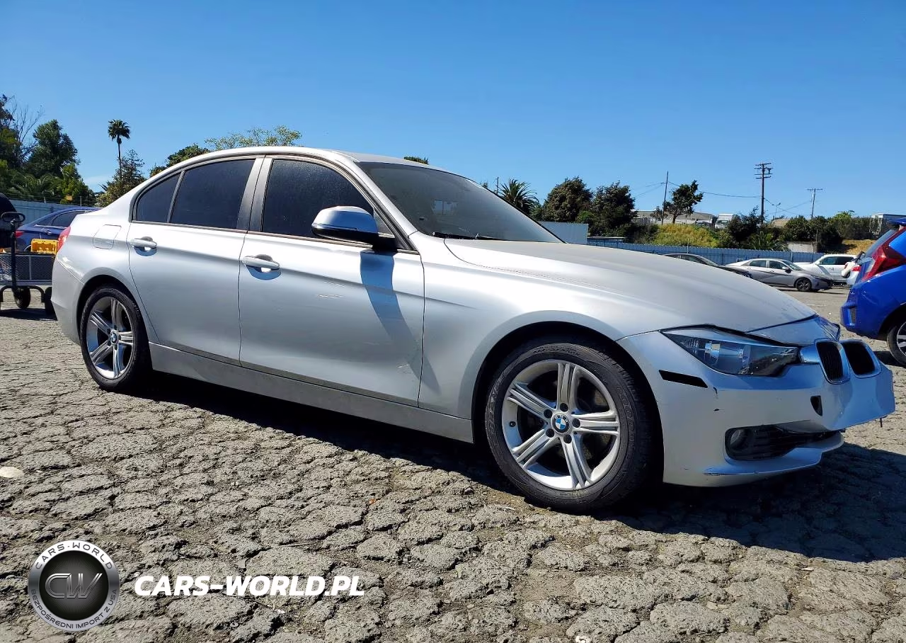 2013 BMW 3 Series VIN:WBA3A5C5XDF359578 - 4