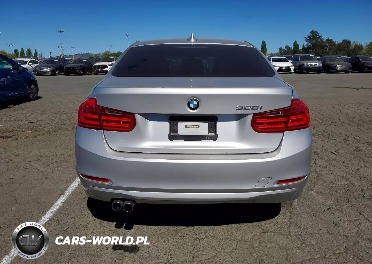 2013 BMW 3 Series VIN:WBA3A5C5XDF359578 - 6