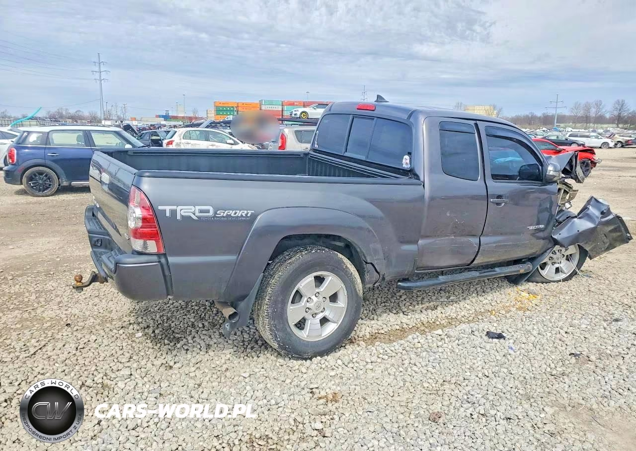 2015 Toyota Tacoma V6 VIN:5TFUU4EN0FX132743 - 3