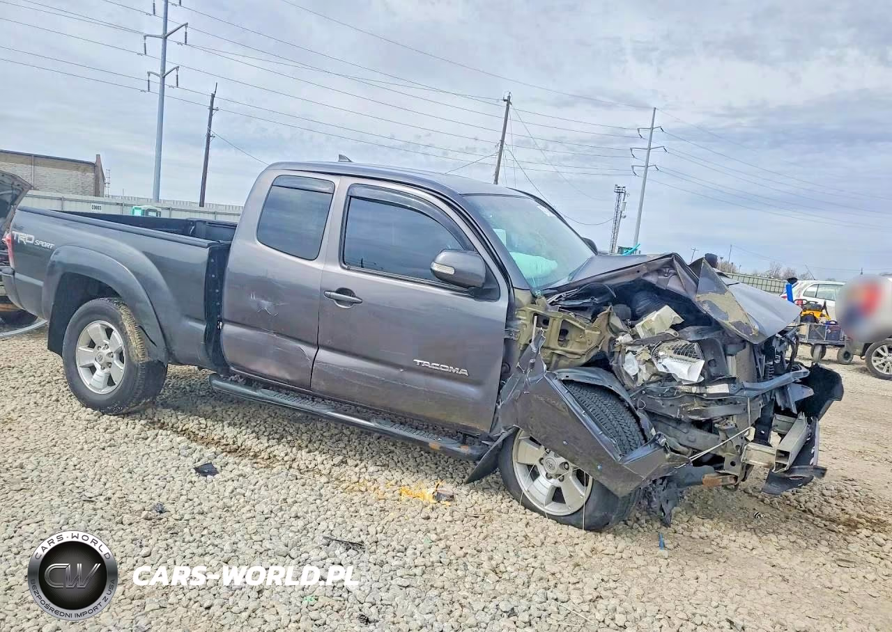 2015 Toyota Tacoma V6 VIN:5TFUU4EN0FX132743 - 4