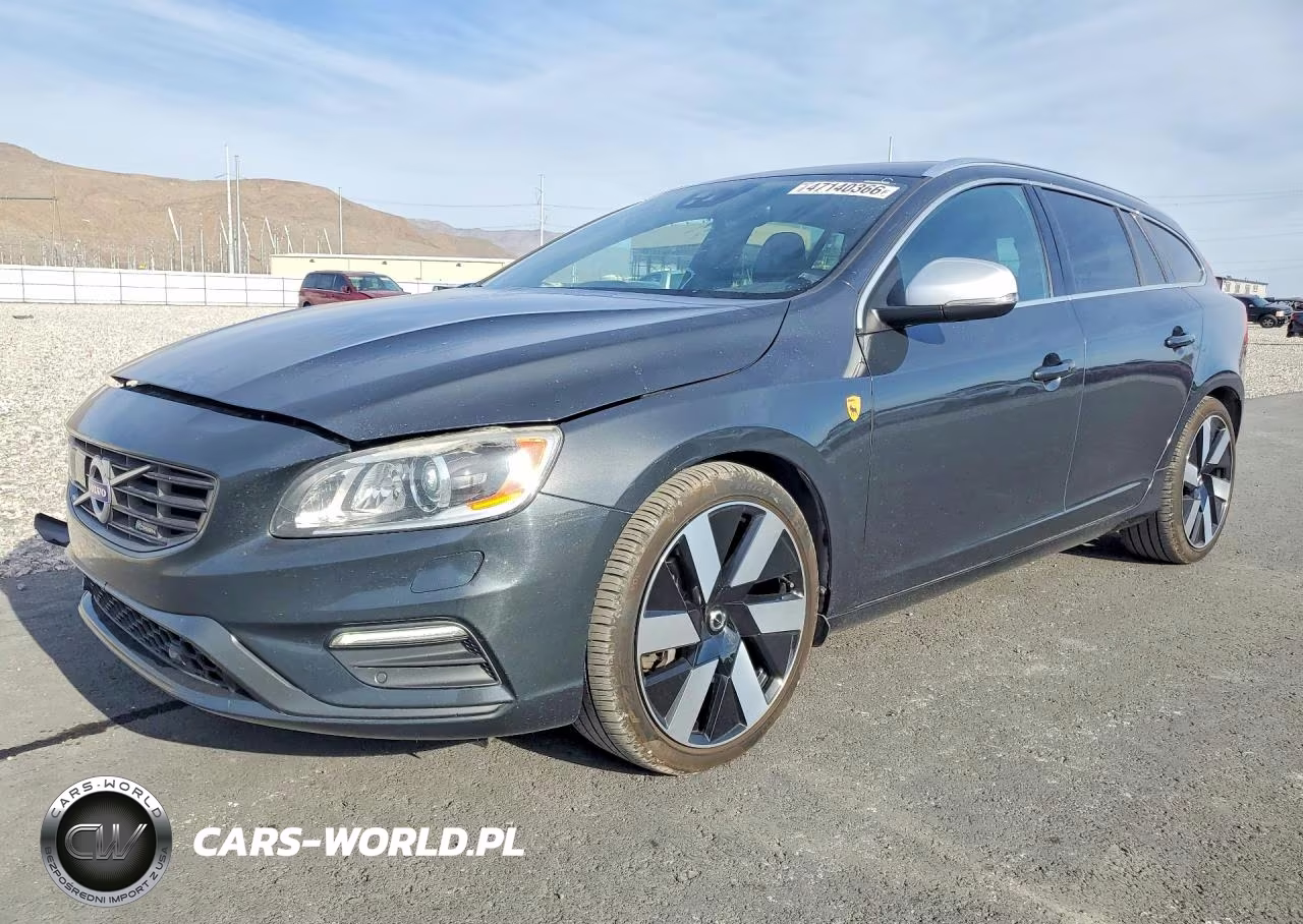 2015 Volvo V60 R Design