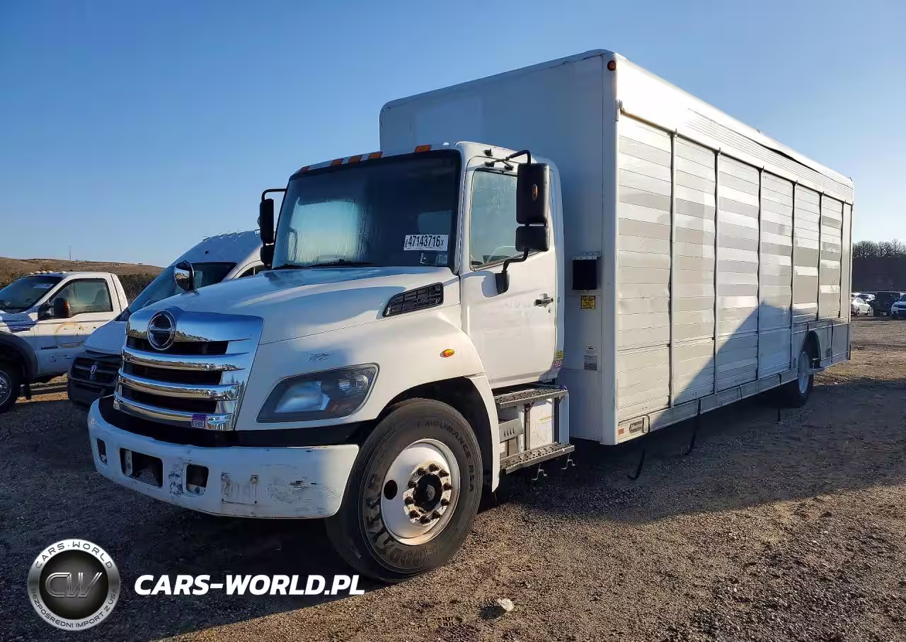 2016 Hino 338 Box Truck