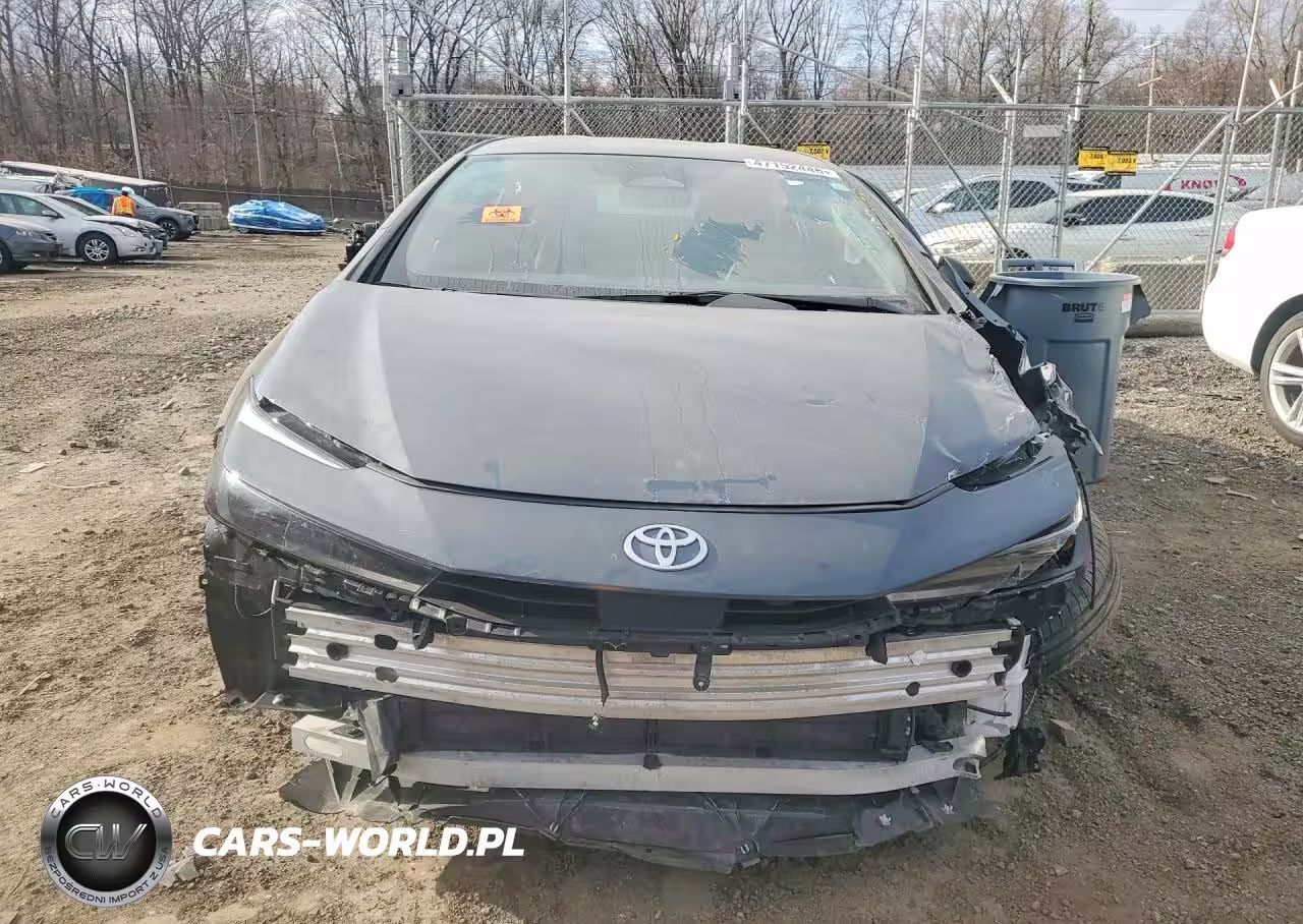 2025 Toyota Prius Le VIN:JTDACAAU7S3060409 - 5