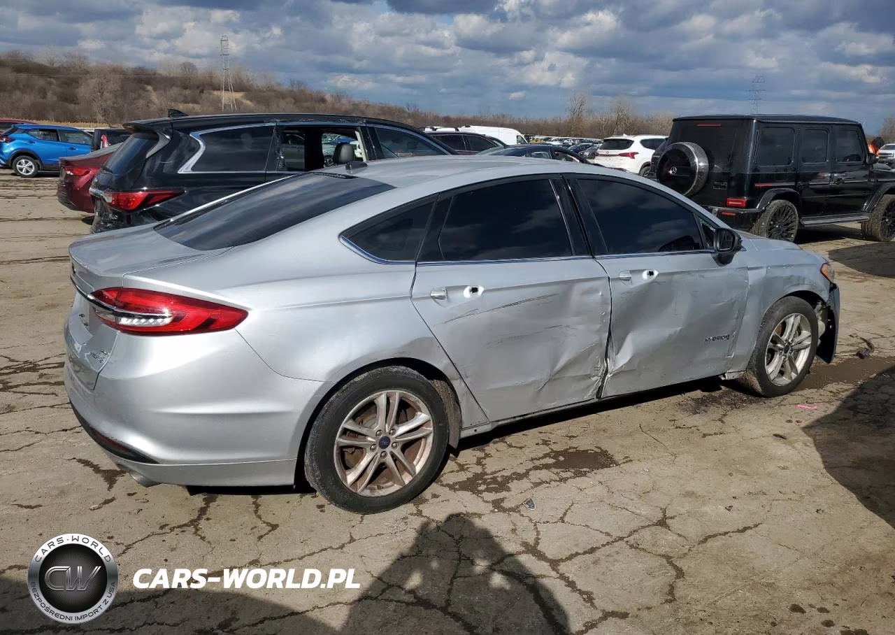2018 Ford Fusion Se Hybrid VIN:3FA6P0LU7JR242523 - 3