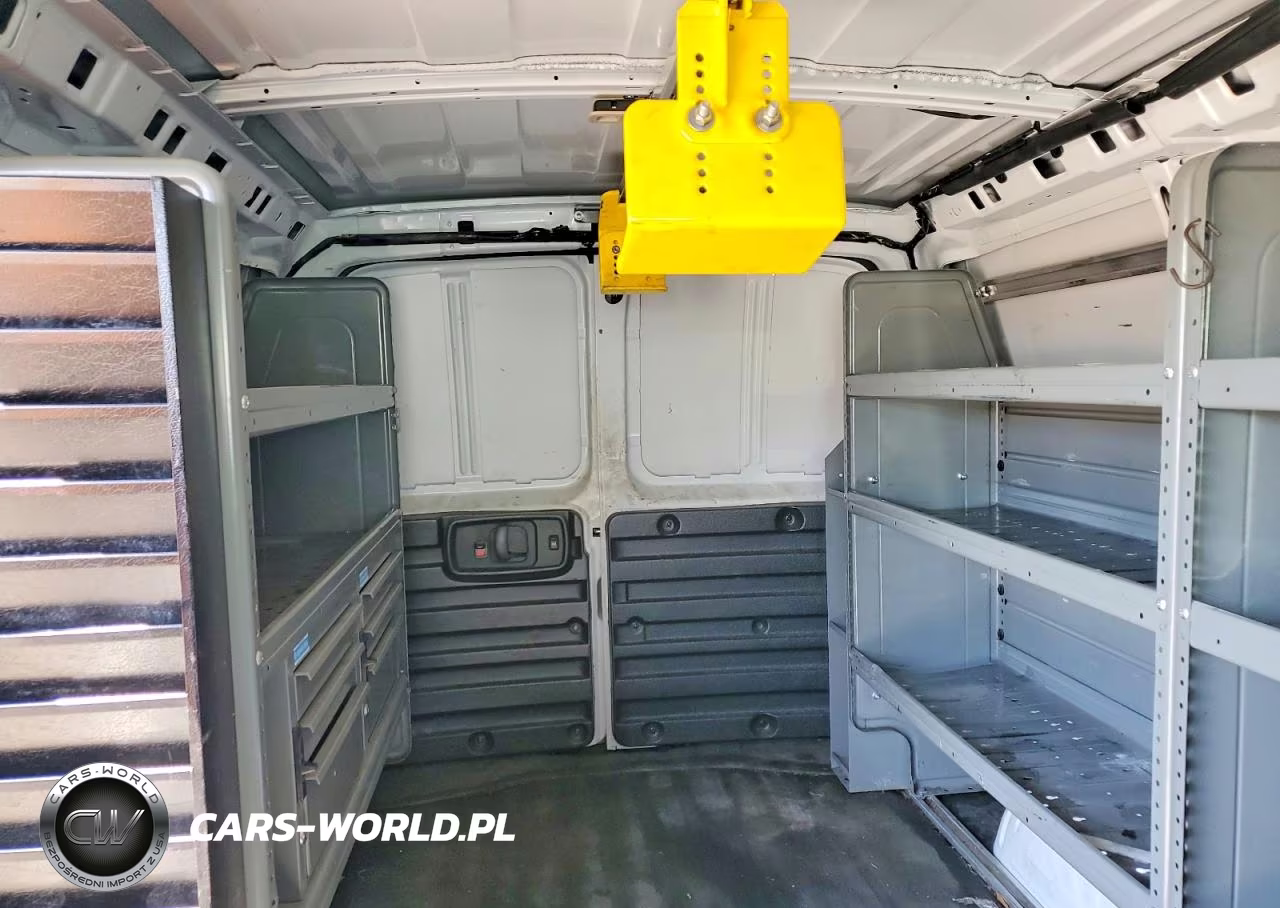 2021 Chevrolet Express G2500 VIN:1GCWGAFP6M1303039 - 10