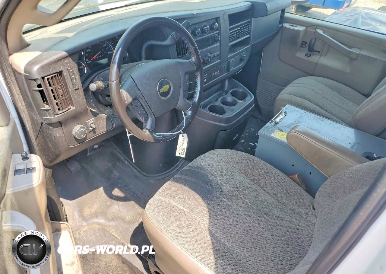 2021 Chevrolet Express G2500 VIN:1GCWGAFP6M1303039 - 8