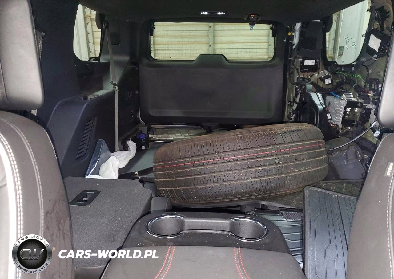 2025 GMC Yukon At4 Ultimate VIN:1GKS2VRL3SR204937 - 10