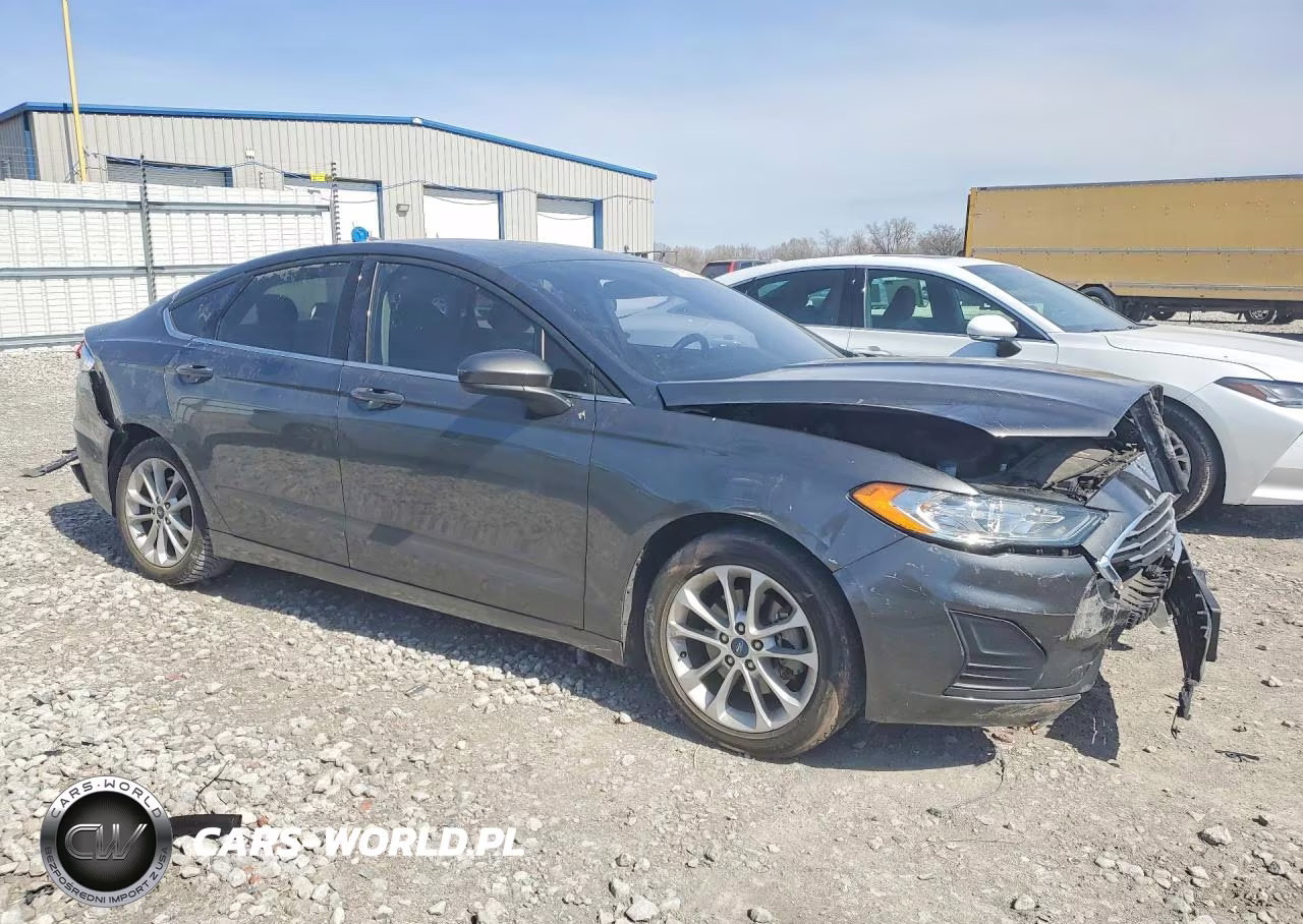 2020 Ford Fusion Se VIN:3FA6P0LU8LR176924 - 4