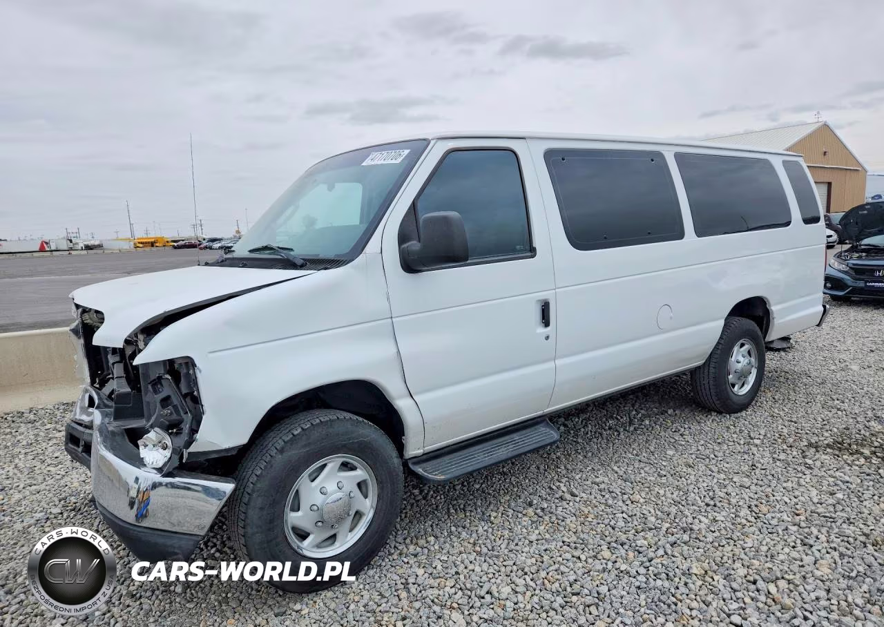 2013 Ford Econoline E350 Super Duty Wagon