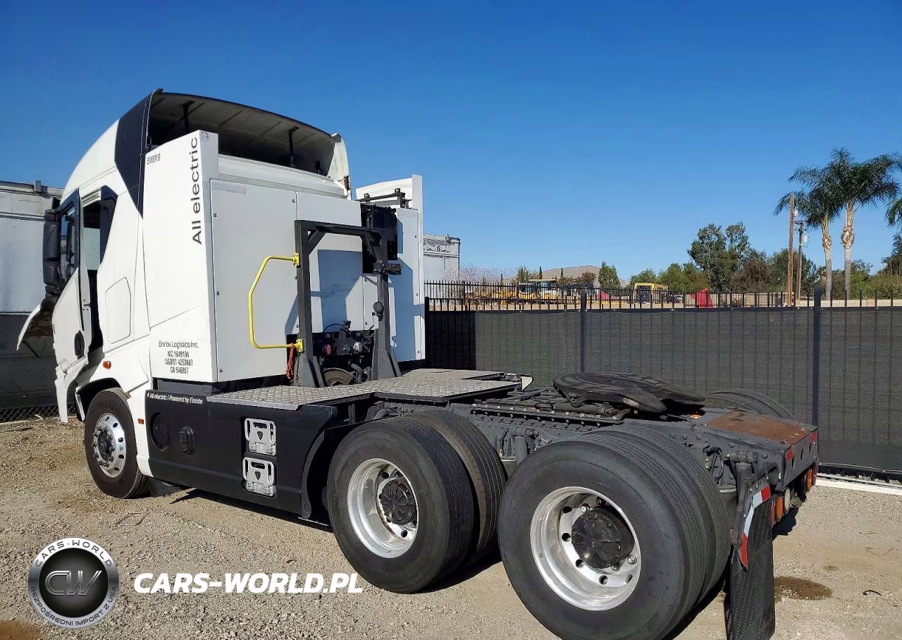 2023 Byd Coach And Bus Llc Electric Tractor Truck VIN:LPEE5DE83PD000019 - 3