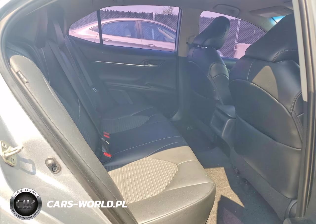 2020 Toyota Camry Se VIN:4T1G11AK1LU922366 - 10