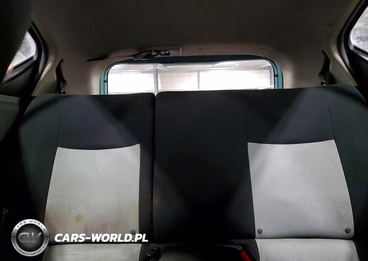 2013 Toyota Prius C Three VIN:JTDKDTB33D1047514 - 10