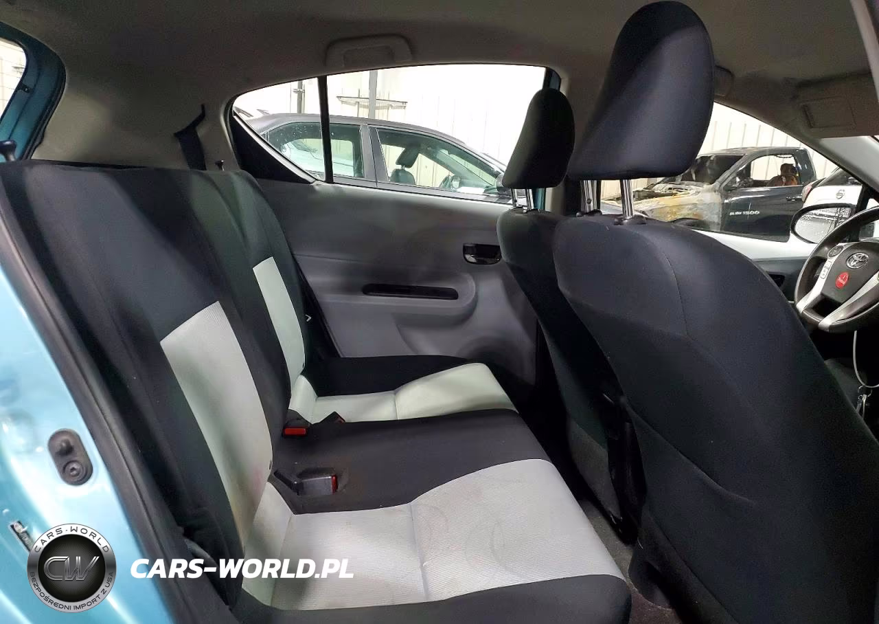 2013 Toyota Prius C Three VIN:JTDKDTB33D1047514 - 11