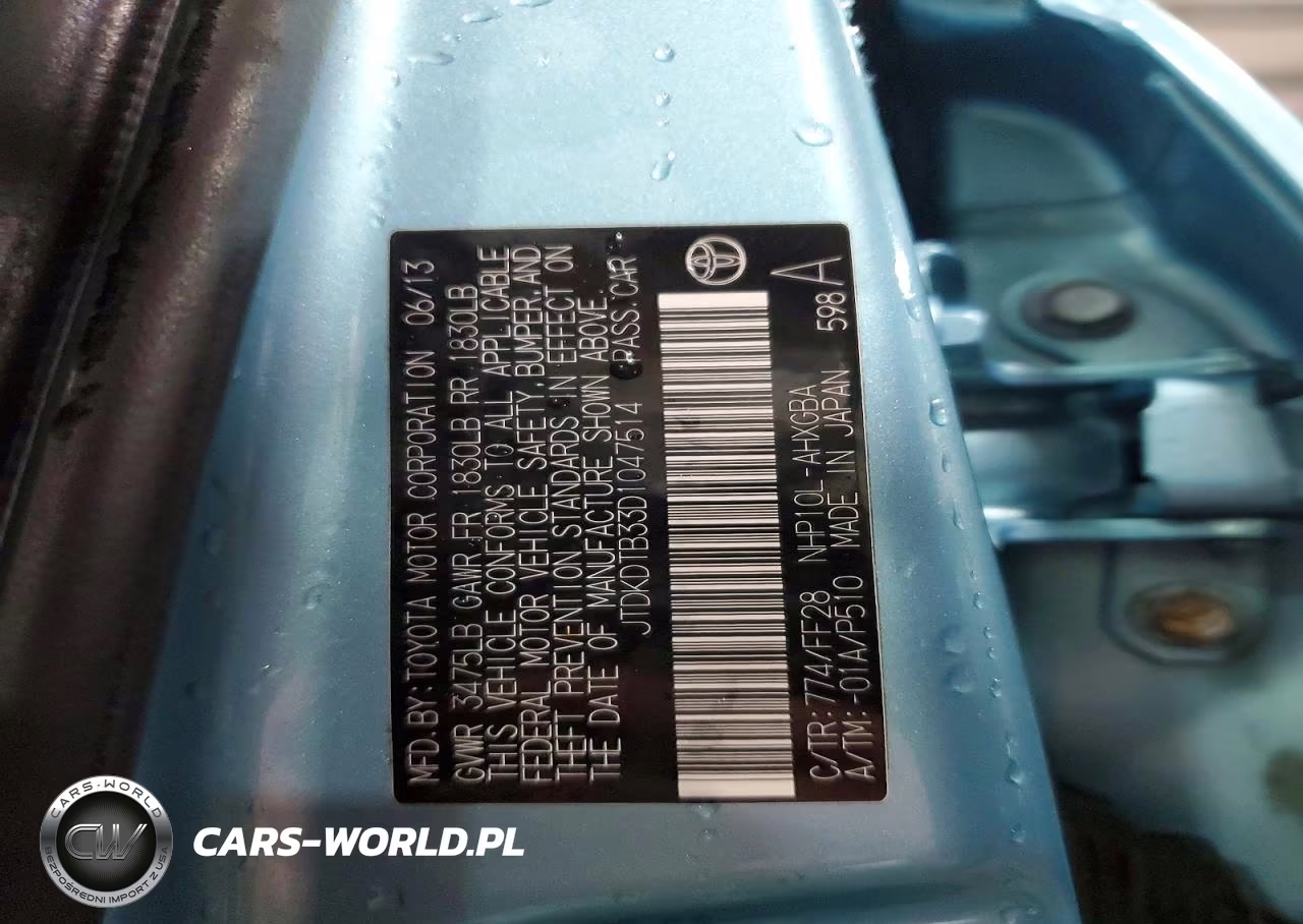 2013 Toyota Prius C Three VIN:JTDKDTB33D1047514 - 13
