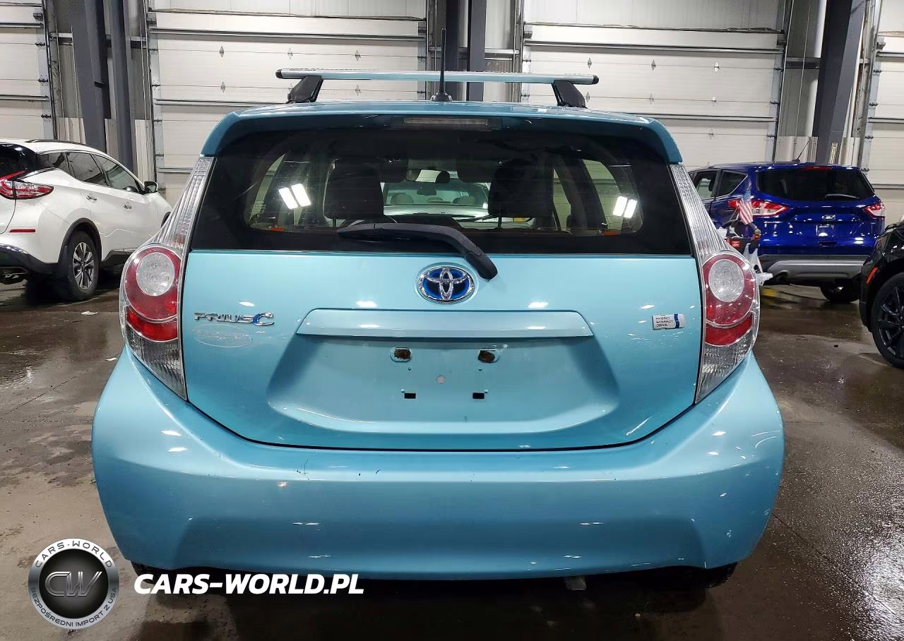 2013 Toyota Prius C Three VIN:JTDKDTB33D1047514 - 6