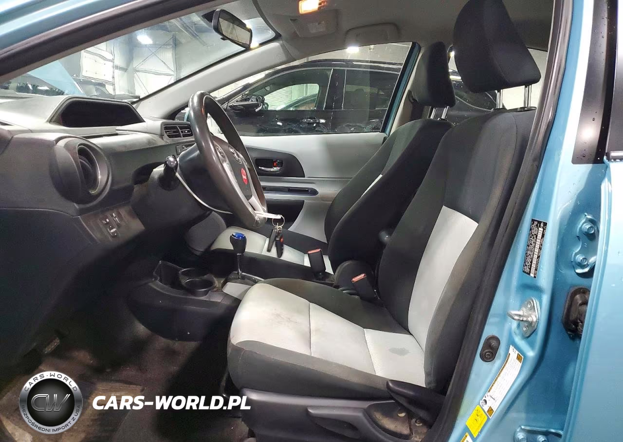 2013 Toyota Prius C Three VIN:JTDKDTB33D1047514 - 7
