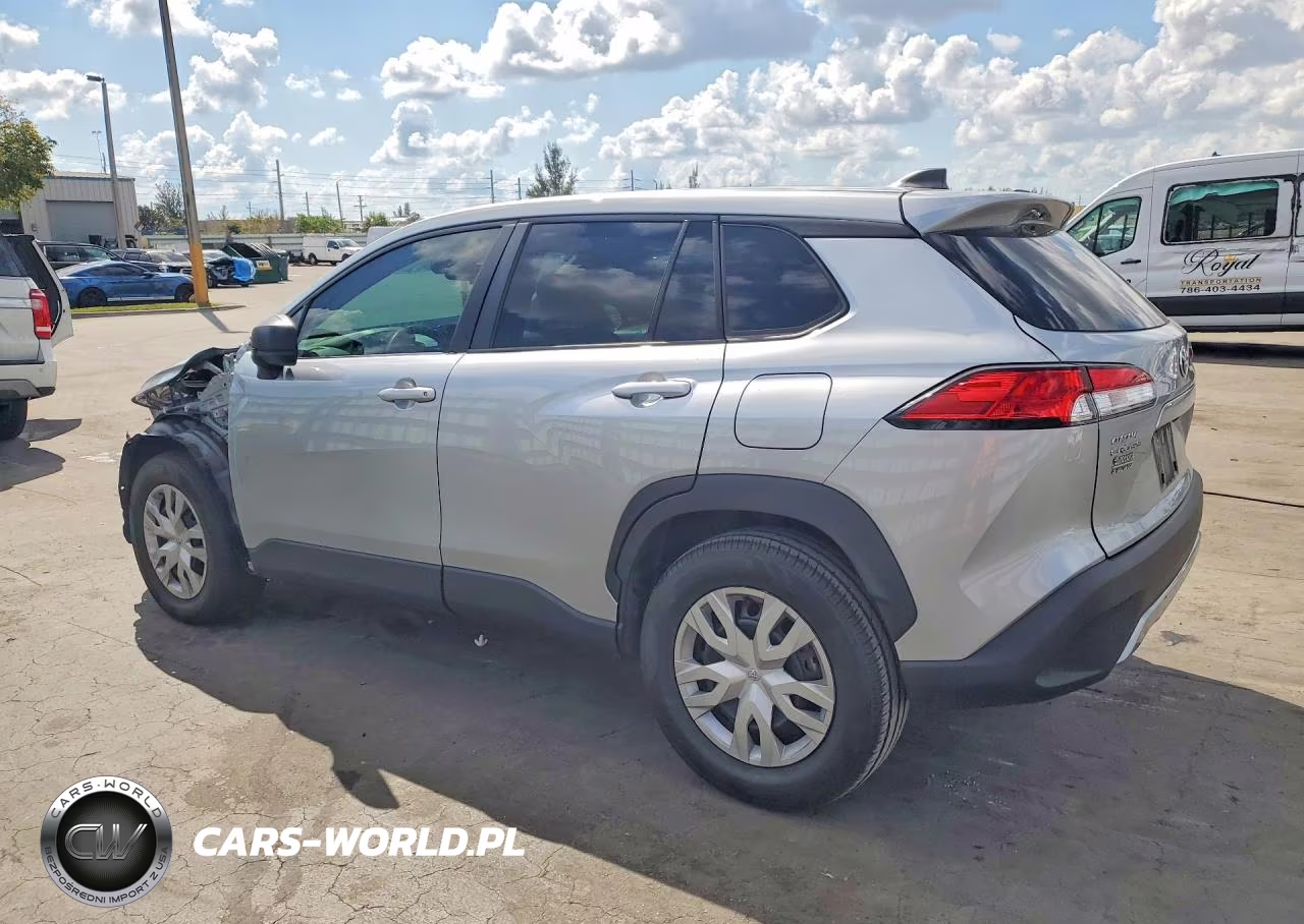 2022 Toyota Corolla Cross L VIN:7MUAAAAG2NV036592 - 2