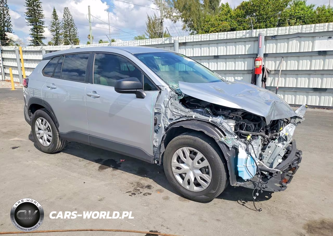 2022 Toyota Corolla Cross L VIN:7MUAAAAG2NV036592 - 4