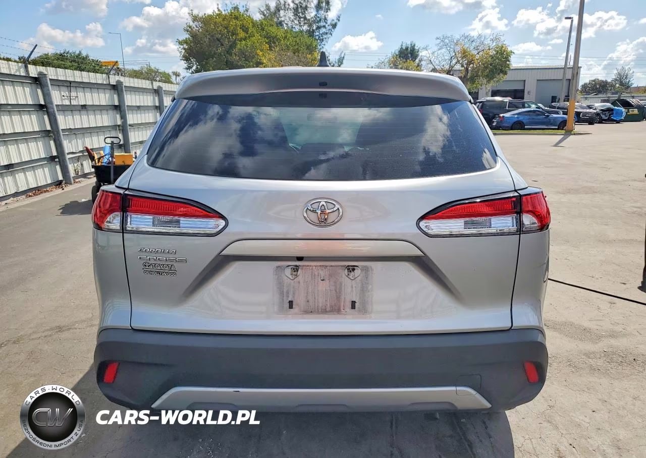 2022 Toyota Corolla Cross L VIN:7MUAAAAG2NV036592 - 6