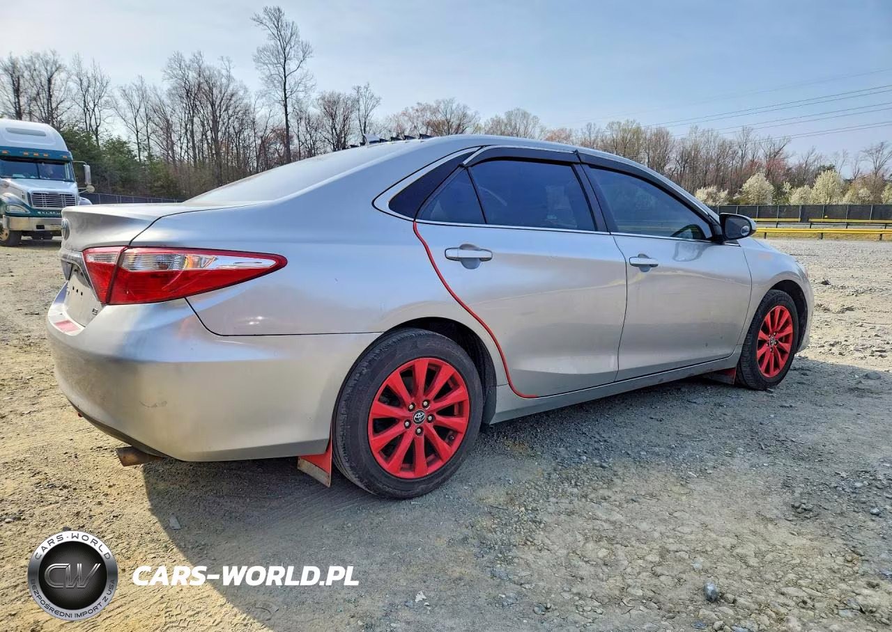 2017 Toyota Camry Le VIN:4T1BF1FK1HU710630 - 3