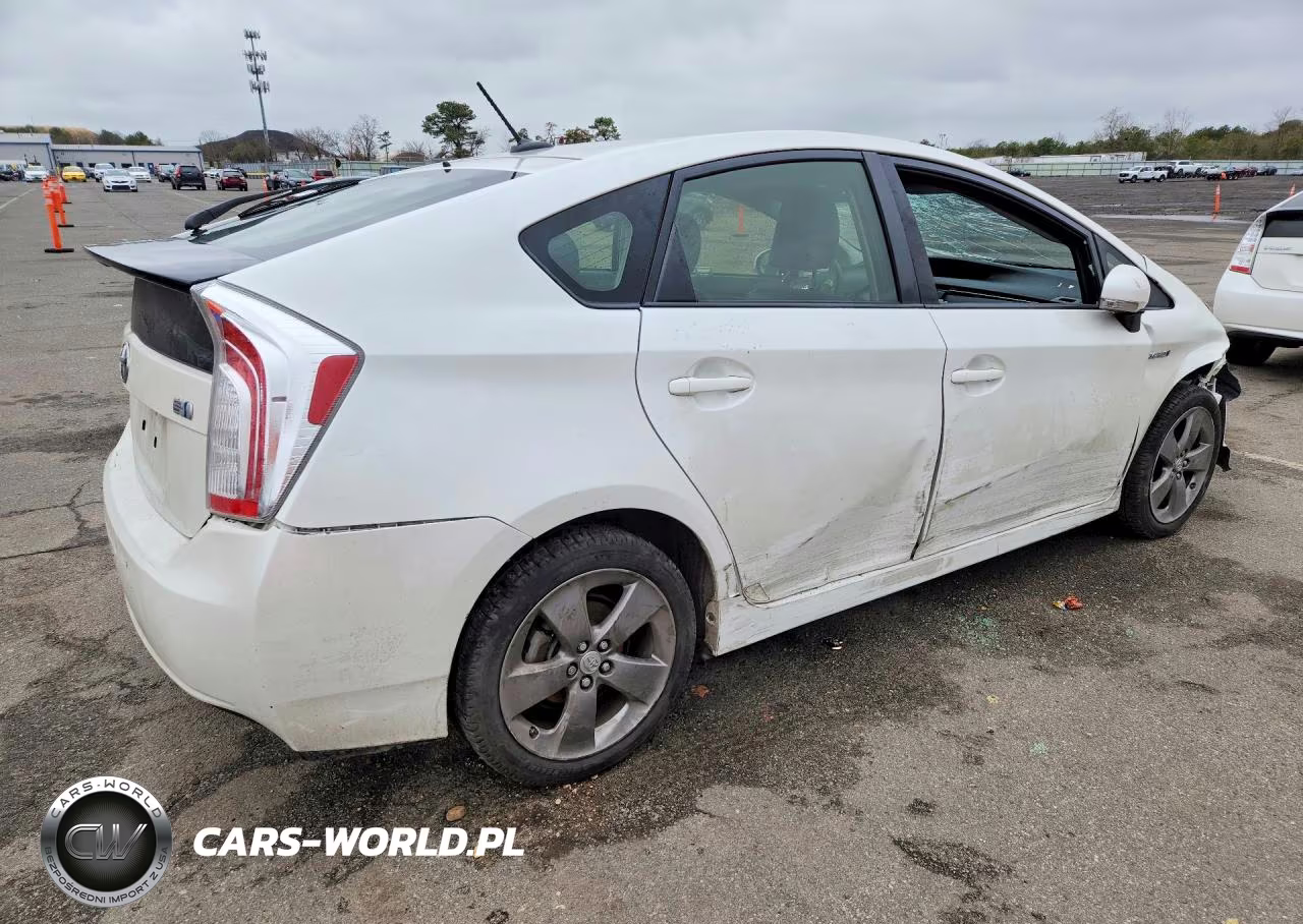 2015 Toyota Prius Persona Series VIN:JTDKN3DU2F0419694 - 3
