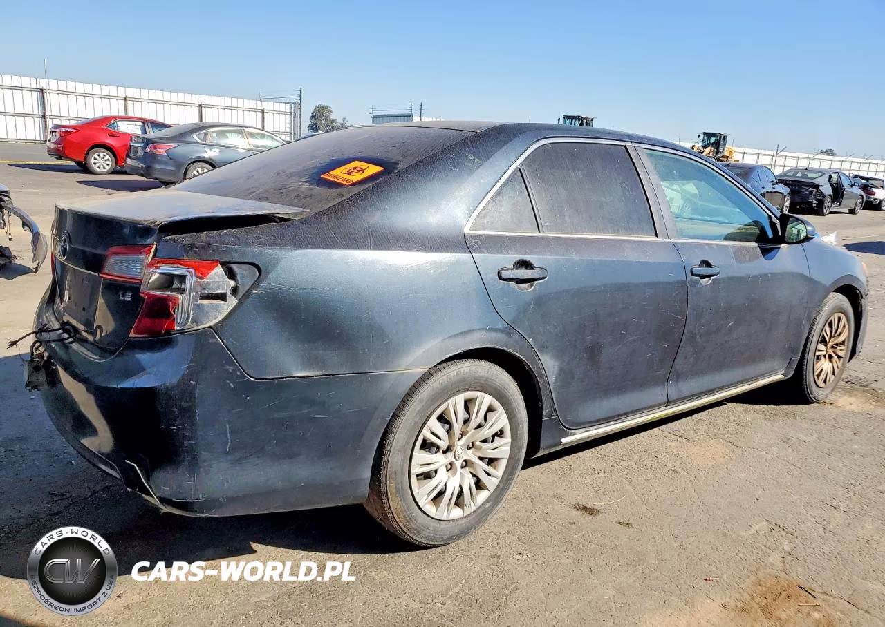 2014 Toyota Camry Le VIN:4T4BF1FK8ER414697 - 3