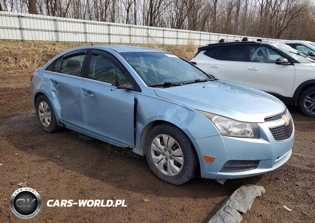 2012 Chevrolet Cruze Ls VIN:1G1PD5SH7C7300352 - 4