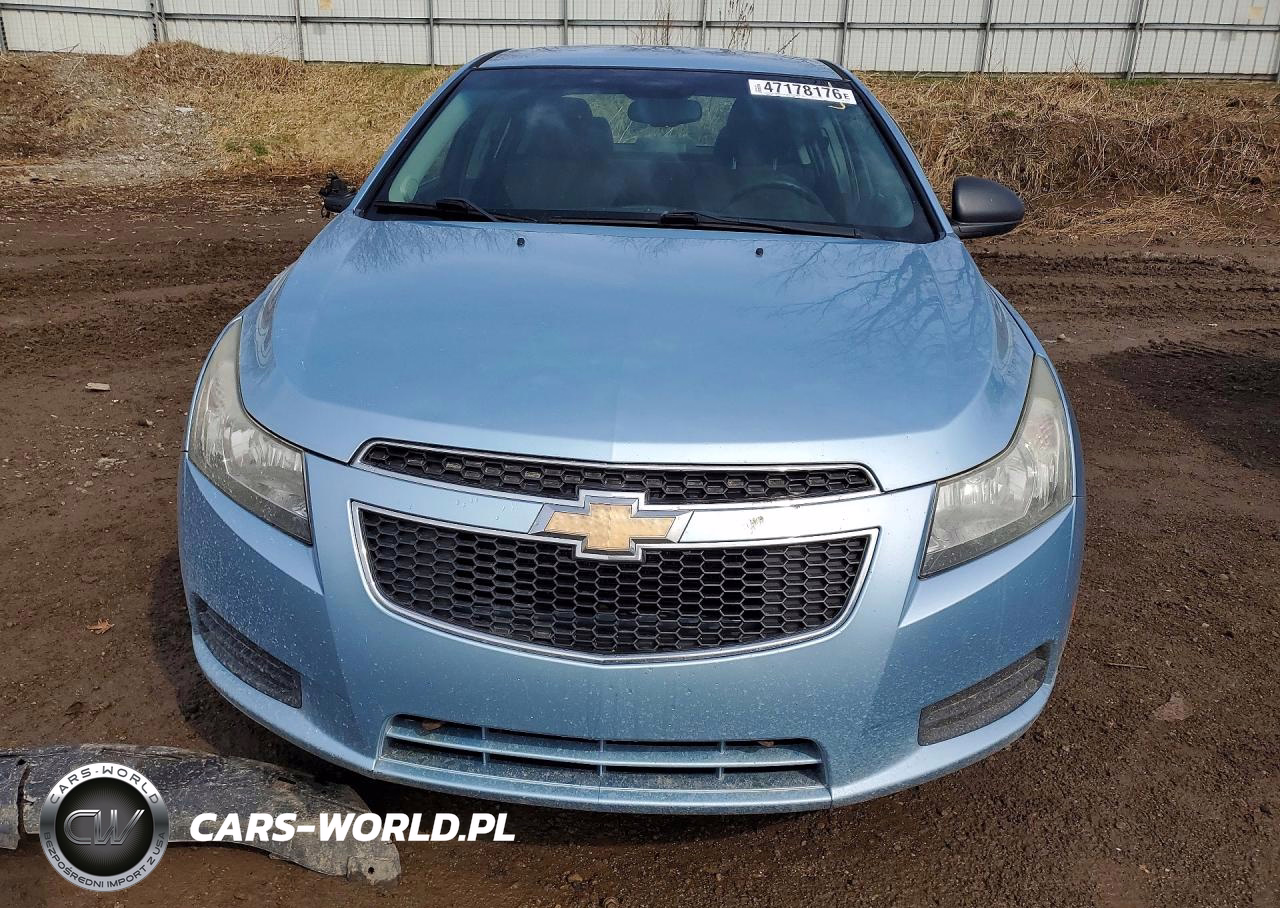 2012 Chevrolet Cruze Ls VIN:1G1PD5SH7C7300352 - 5