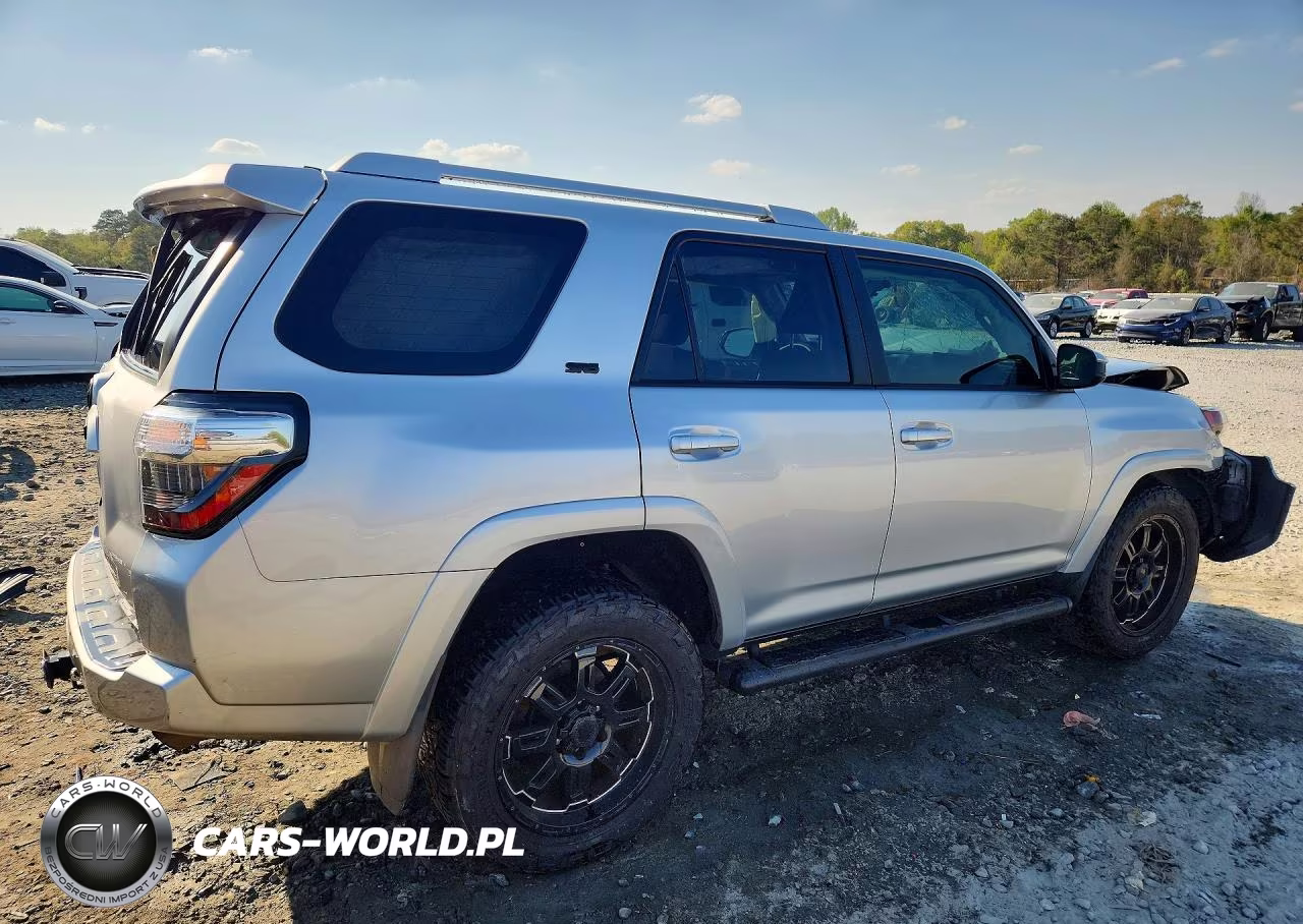 2018 Toyota 4Runner Sr5 VIN:JTEZU5JR6J5168411 - 3