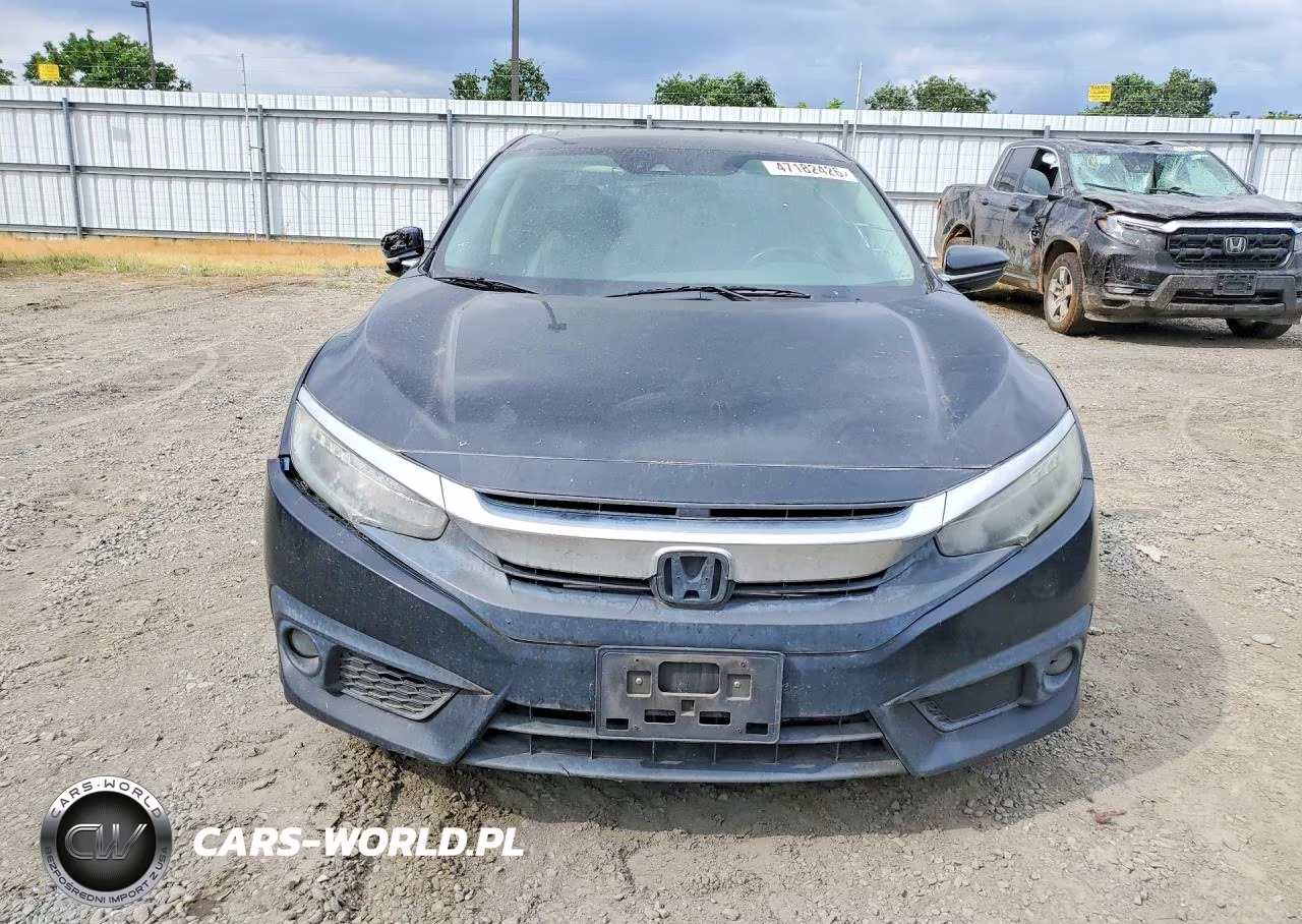 2016 Honda Civic Touring VIN:19XFC1F90GE211794 - 5