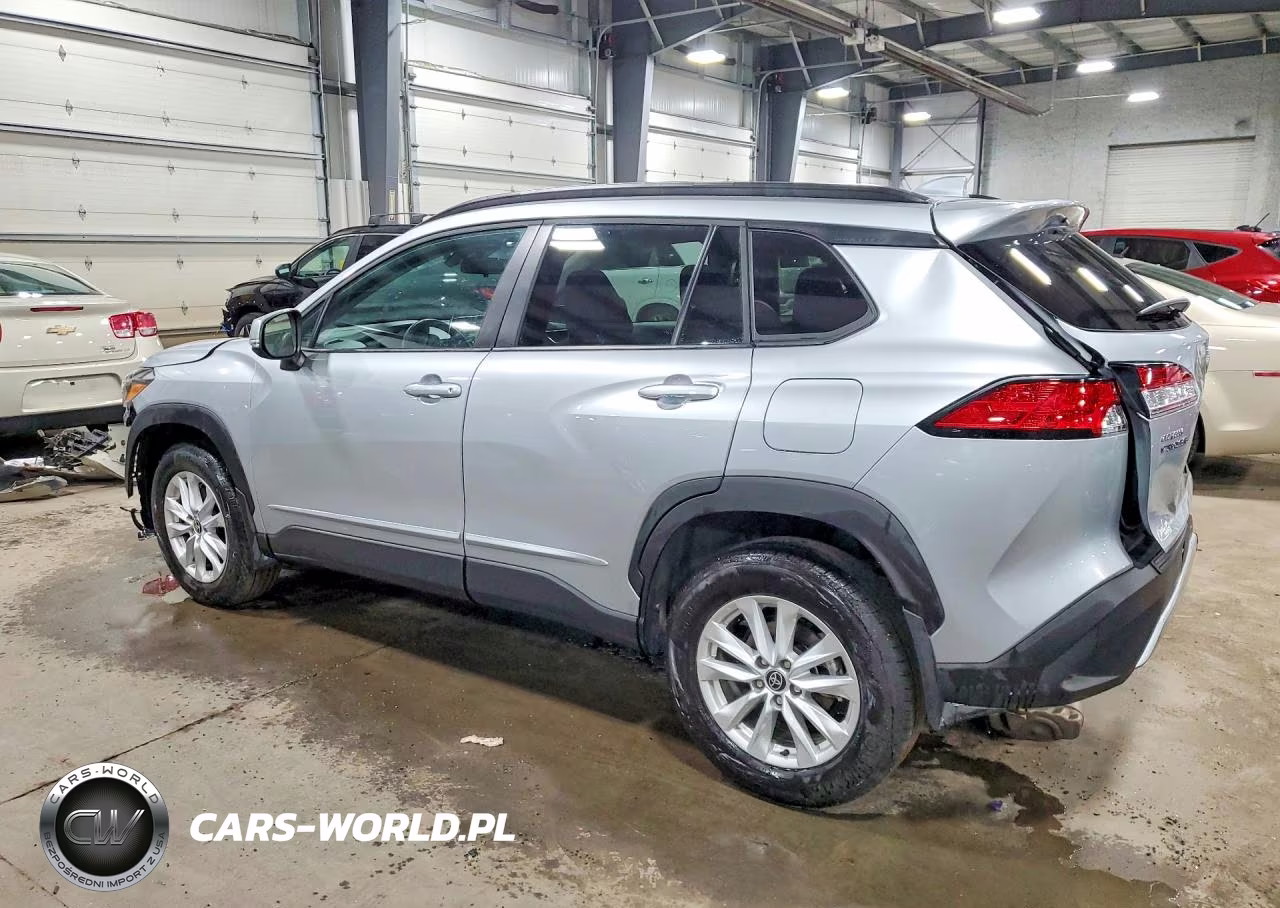 2022 Toyota Corolla Cross Le VIN:7MUCAABG4NV043454 - 2