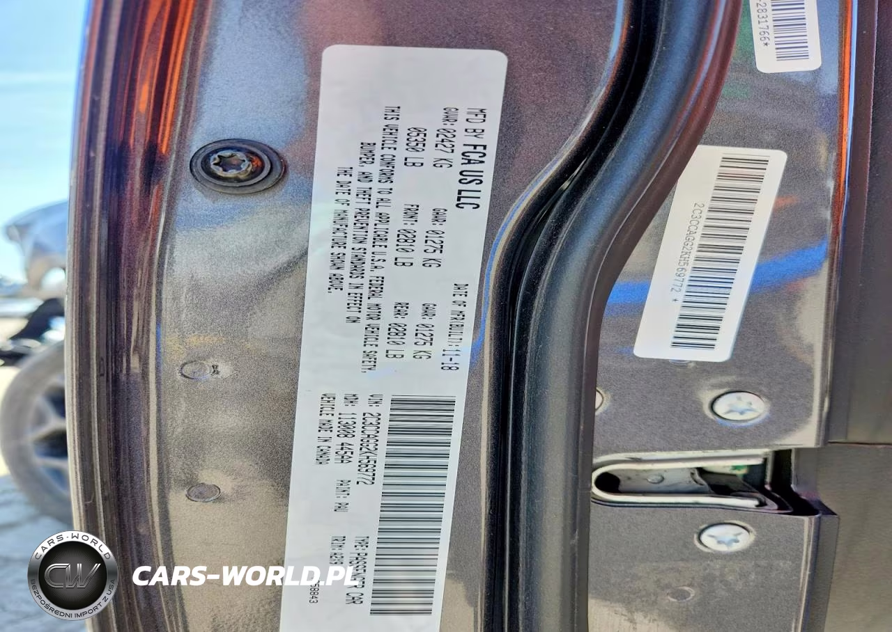 2019 Chrysler 300 S VIN:2C3CCAGG2KH569772 - 12