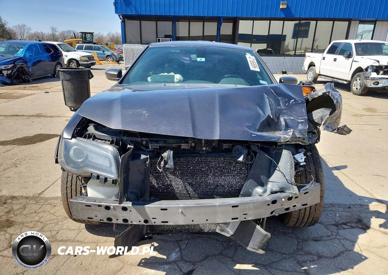 2019 Chrysler 300 S VIN:2C3CCAGG2KH569772 - 5