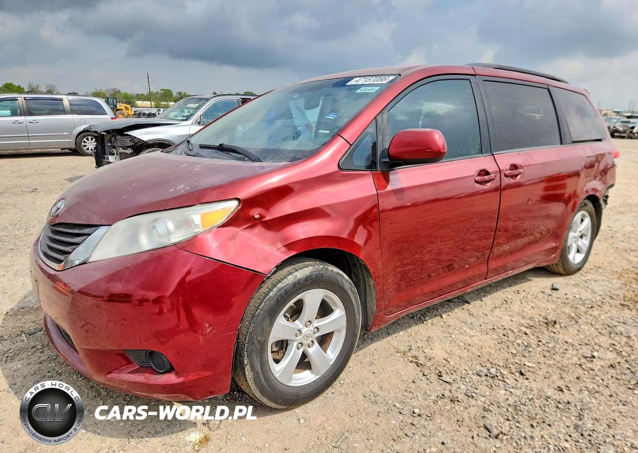2011 Toyota Sienna Le 8-Passenger – zdjęcie 1 z 14