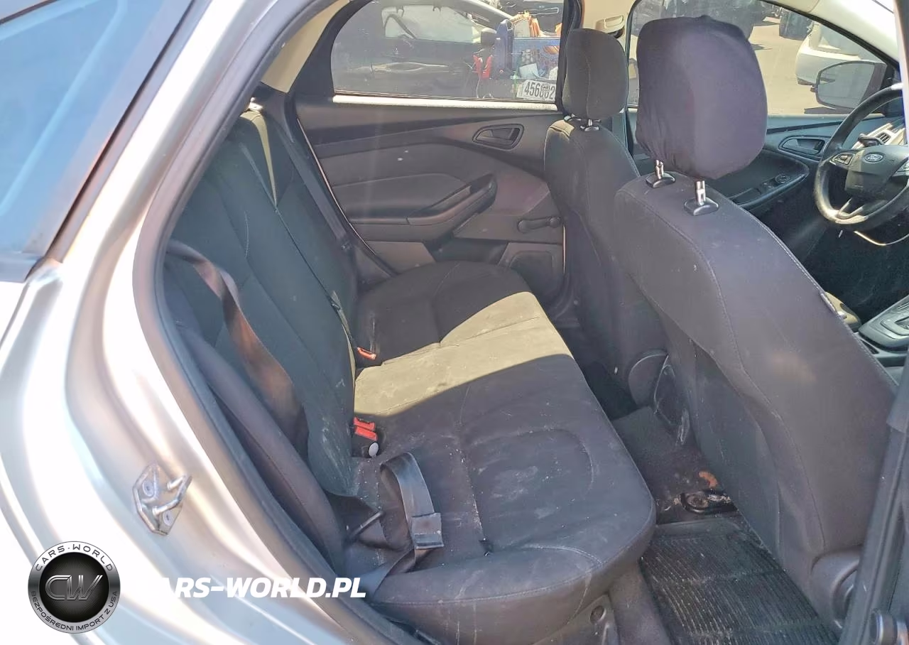 2016 Ford Focus VIN:1FADP3E29GL329237 - 10