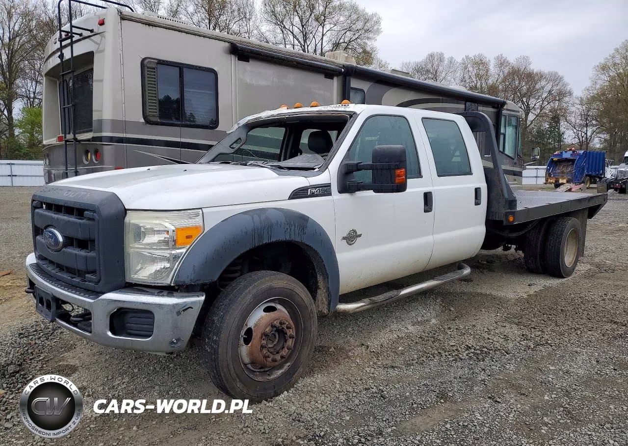 2014 Ford F450 Super Duty Flatbed Truck