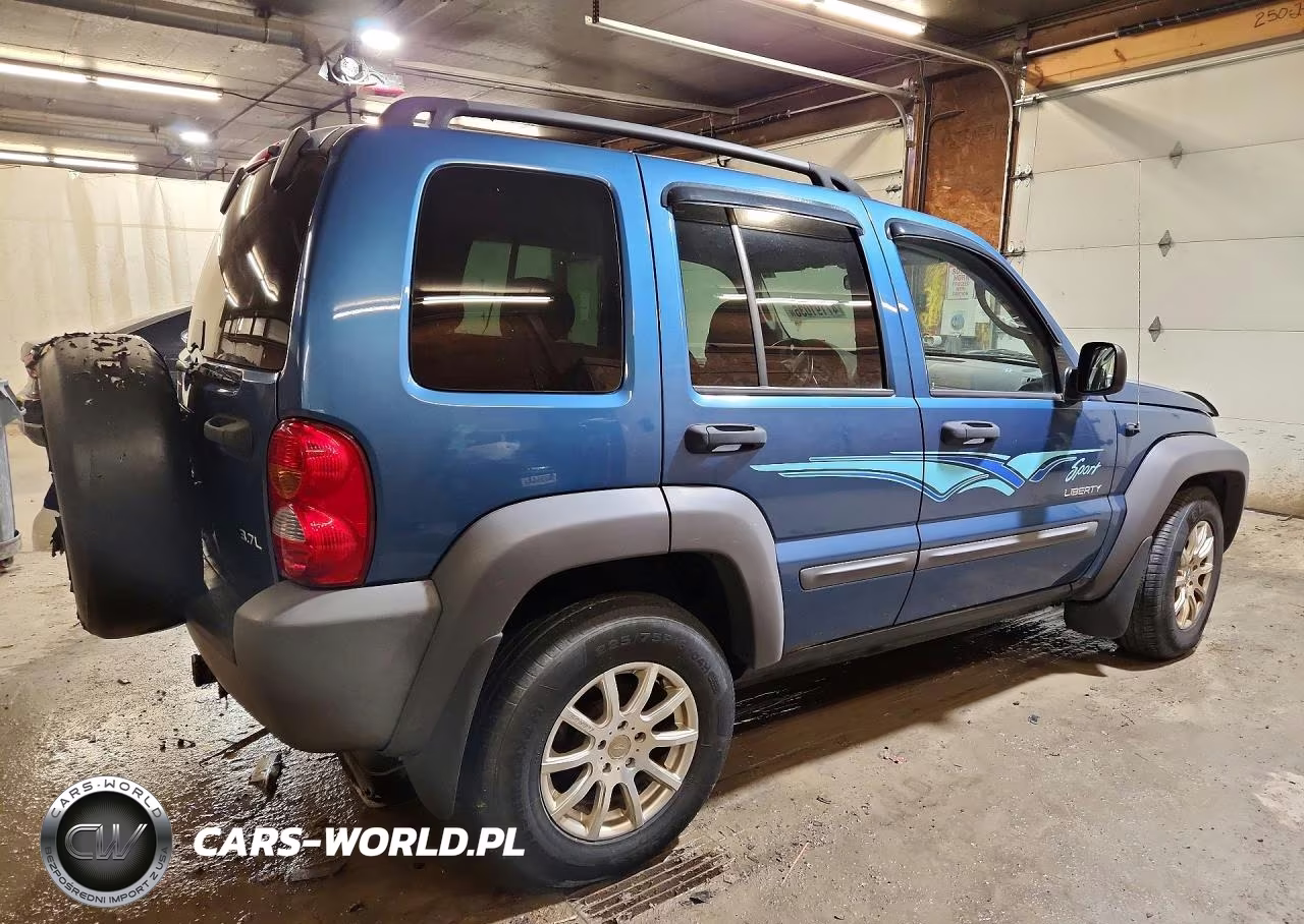 2004 Jeep Liberty Sport VIN:1J4GL48K14W185031 - 3