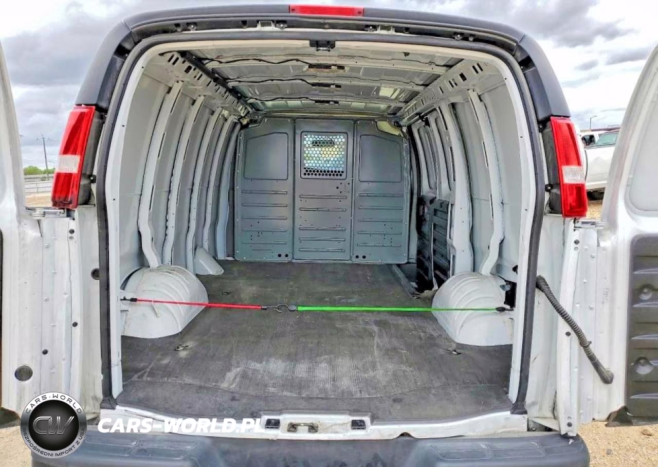 2024 GMC Savana 2500 Cargo Delivery Van VIN:1GTW7AFP5R1102868 - 10