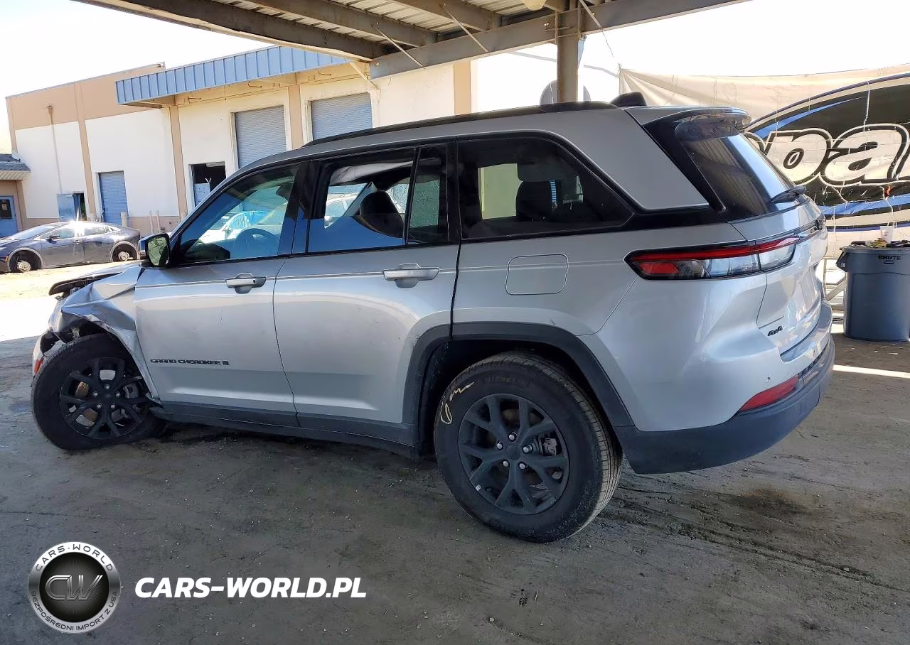 2025 Jeep Grand Cherokee Laredo VIN:1C4RJHAG0SC317616 - 2