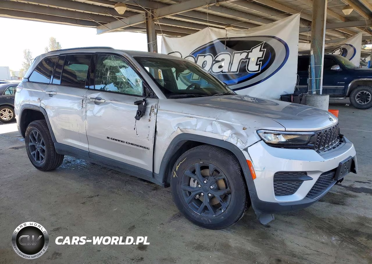 2025 Jeep Grand Cherokee Laredo VIN:1C4RJHAG0SC317616 - 4