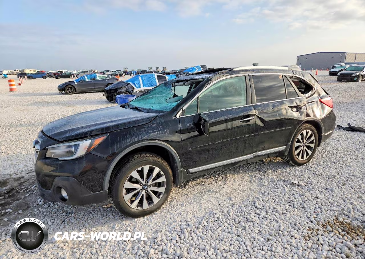 2018 Subaru Outback Touring VIN:4S4BSETCXJ3306172 - 1