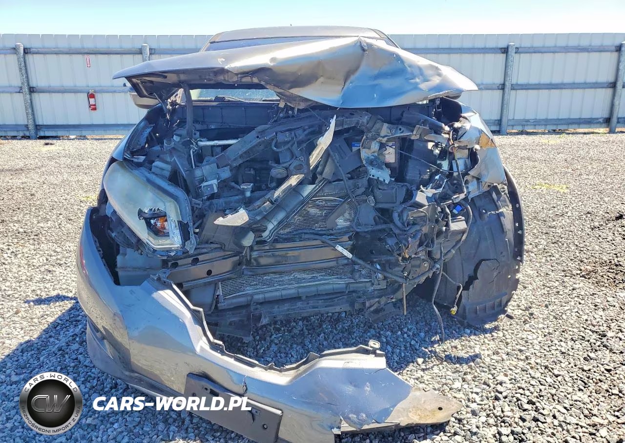 2015 Nissan Rogue S VIN:KNMAT2MTXFP553766 - 5