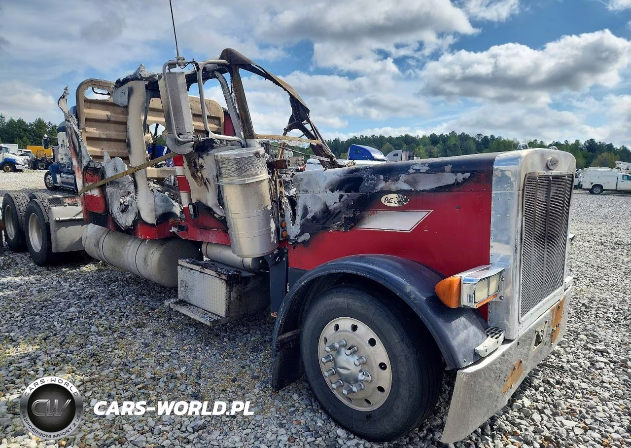 2005 Peterbilt 379 Semi Truck
