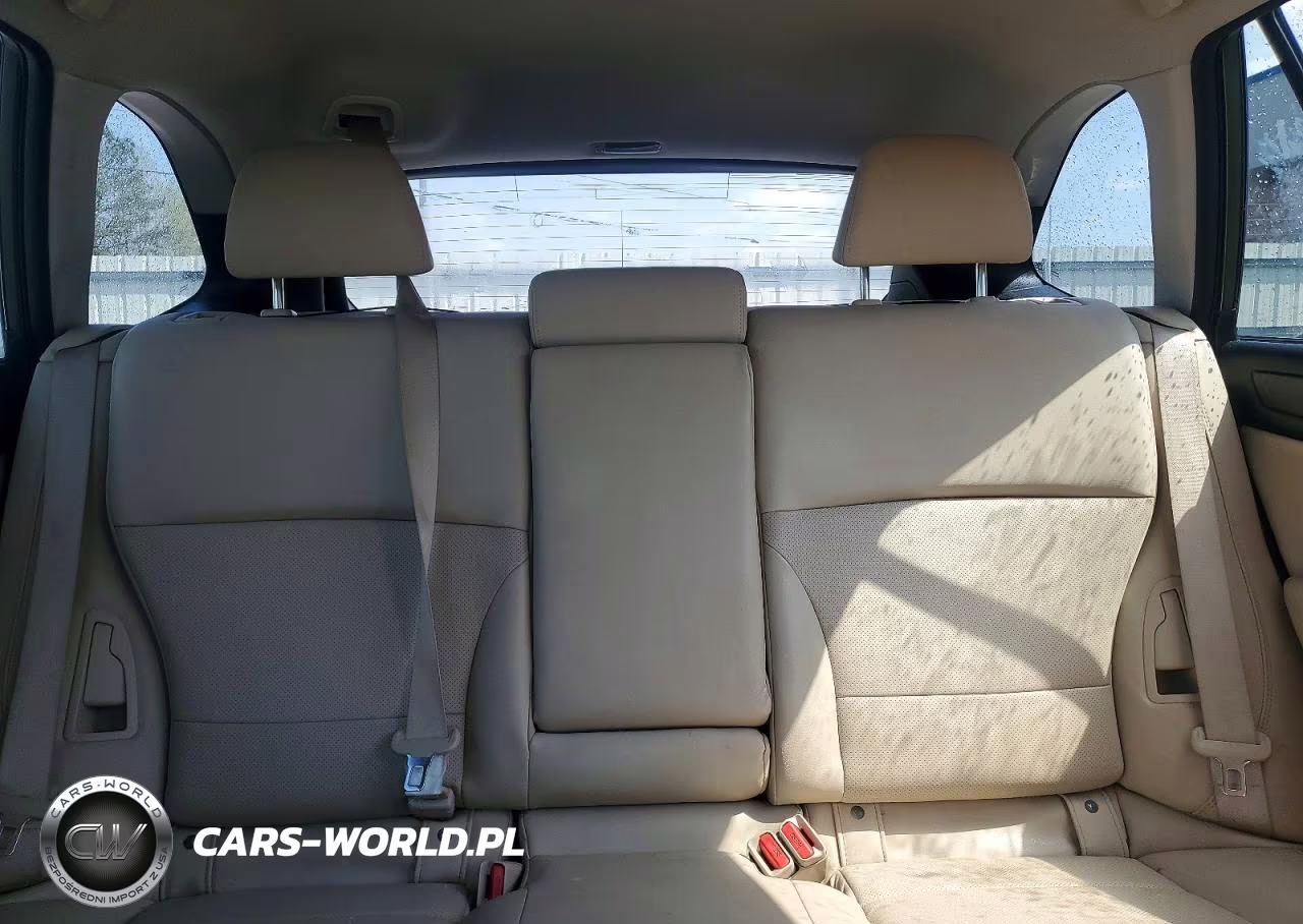 2018 Subaru Outback 3.6R Limited VIN:4S4BSENC1J3320846 - 10